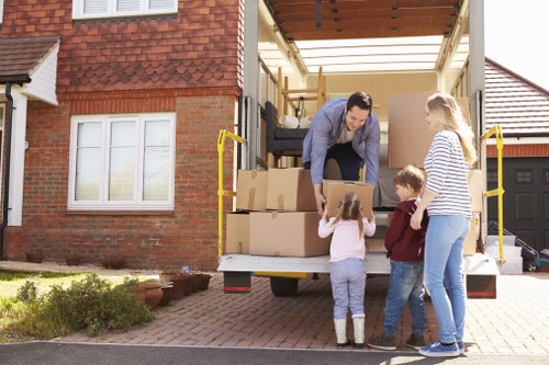 Practical storage space for furniture, boxes, and business stock in Merton